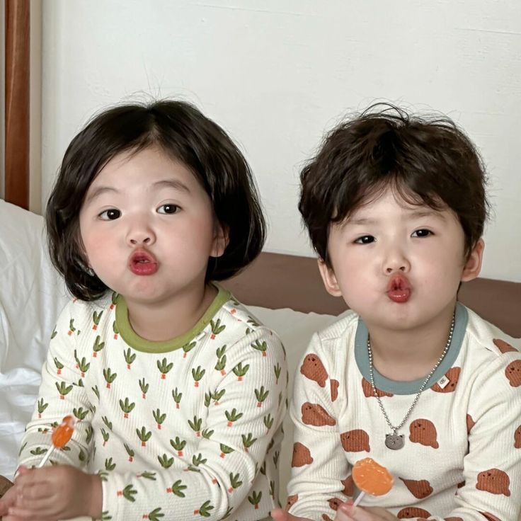 6 quan niệm dân gian về những đứa trẻ sinh đôi- Ảnh 1.