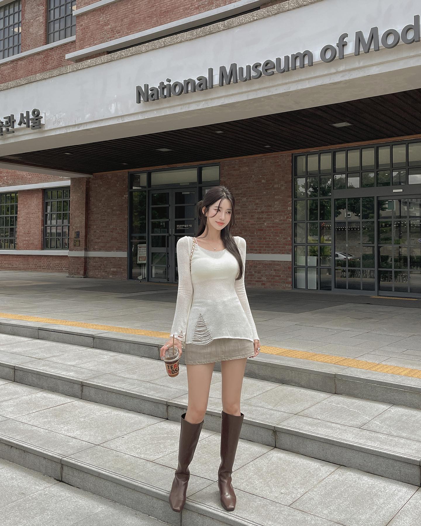 Giày dép có thể hack tuổi cả bộ trang phục nếu chị em chọn đúng 4 kiểu - Ảnh 5.