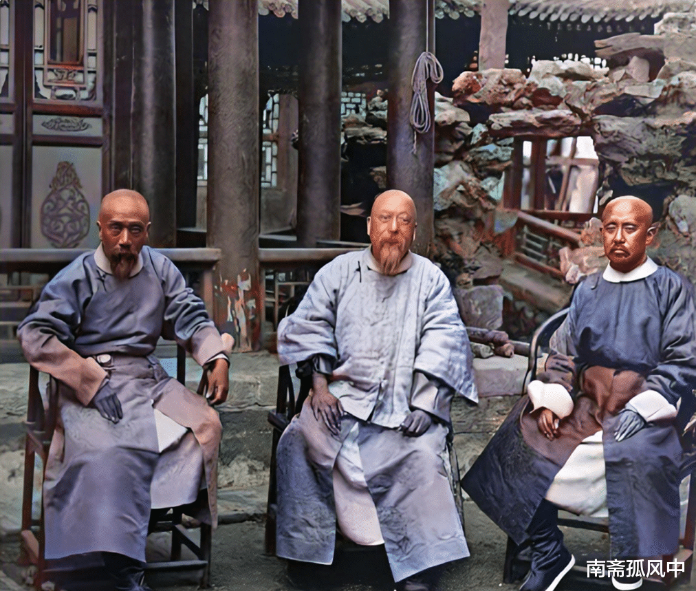 Bộ ảnh hiếm chụp thời nhà Thanh hơn 100 năm trước: Ngỡ ngàng trước nhan sắc giai nhân đứng cạnh Từ Hi Thái hậu- Ảnh 8.