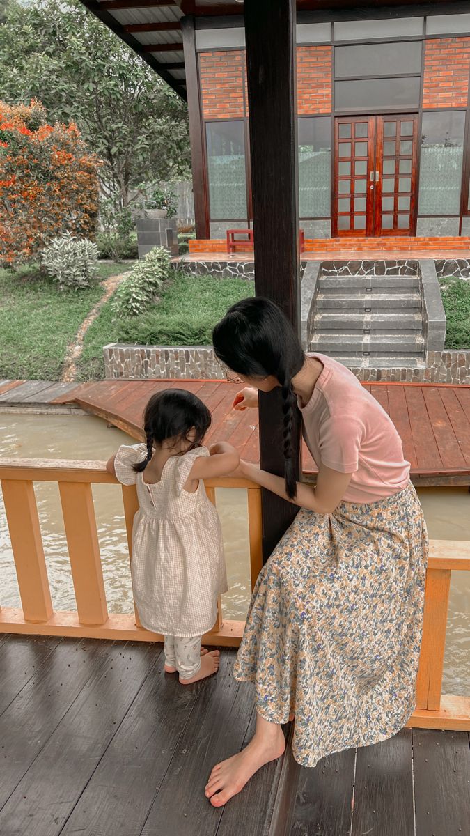 Nuôi con gái, bố mẹ phải để ý những “tiểu tiết” này để con lớn lên không mặc cảm, tự ti- Ảnh 2.