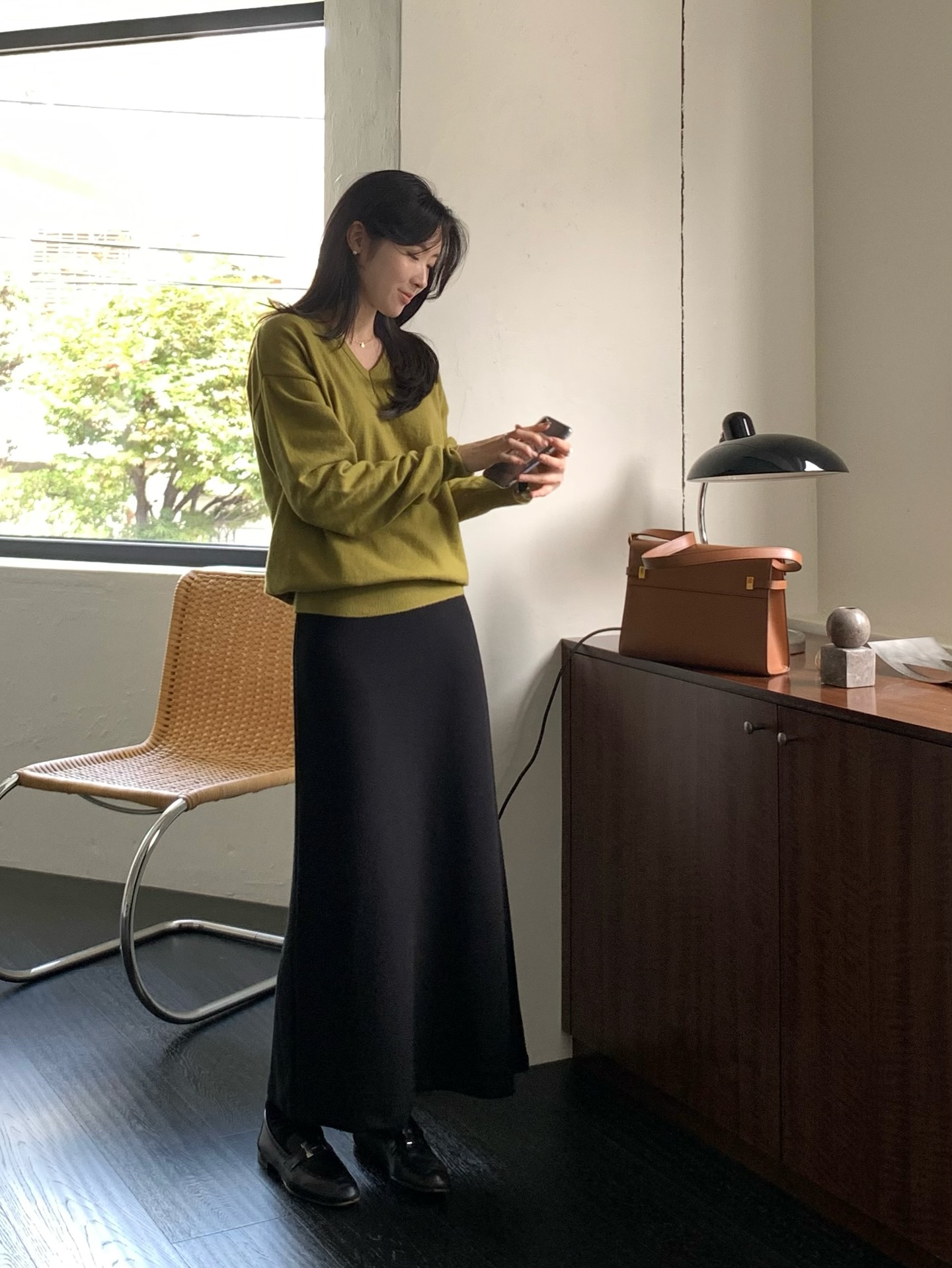 Tủ đồ của chị em cần có 5 item màu sắc này để phong cách trẻ trung, nổi bật hơn- Ảnh 3.