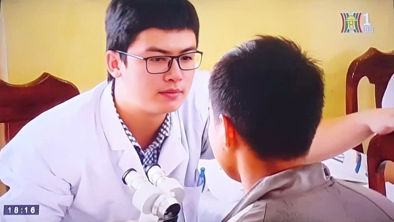 Cựu thí sinh Olympia visual như nam thần, giờ là bác sĩ 4 lần lên truyền hình, vợ đẹp tiết lộ: &quot;Khoe ảnh vui vui, ai dè... HOT&quot; - Ảnh 3.