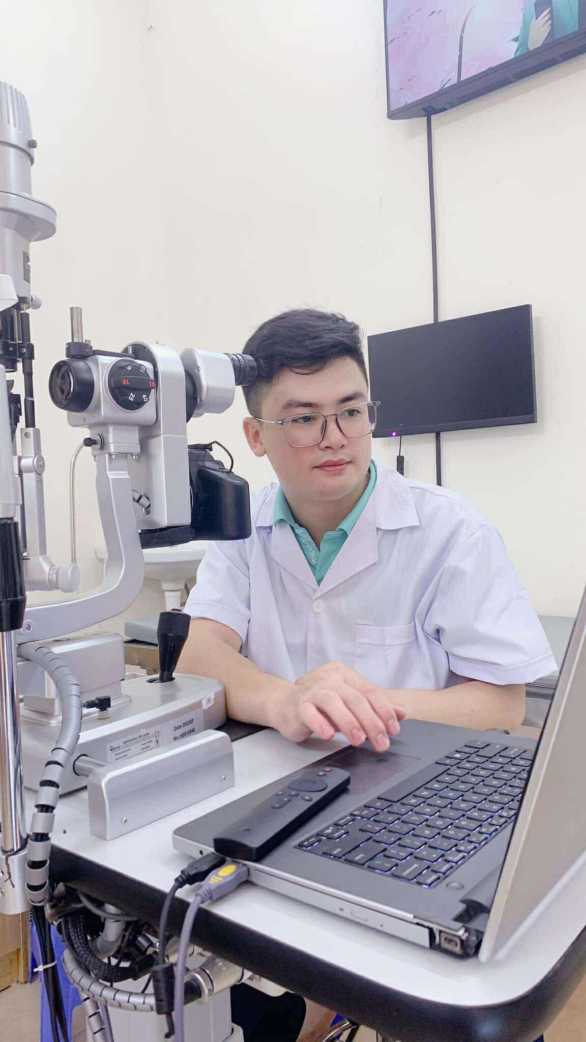 Cựu thí sinh Olympia visual như nam thần, giờ là bác sĩ 4 lần lên truyền hình, vợ đẹp tiết lộ: &quot;Khoe ảnh vui vui, ai dè... HOT&quot; - Ảnh 7.