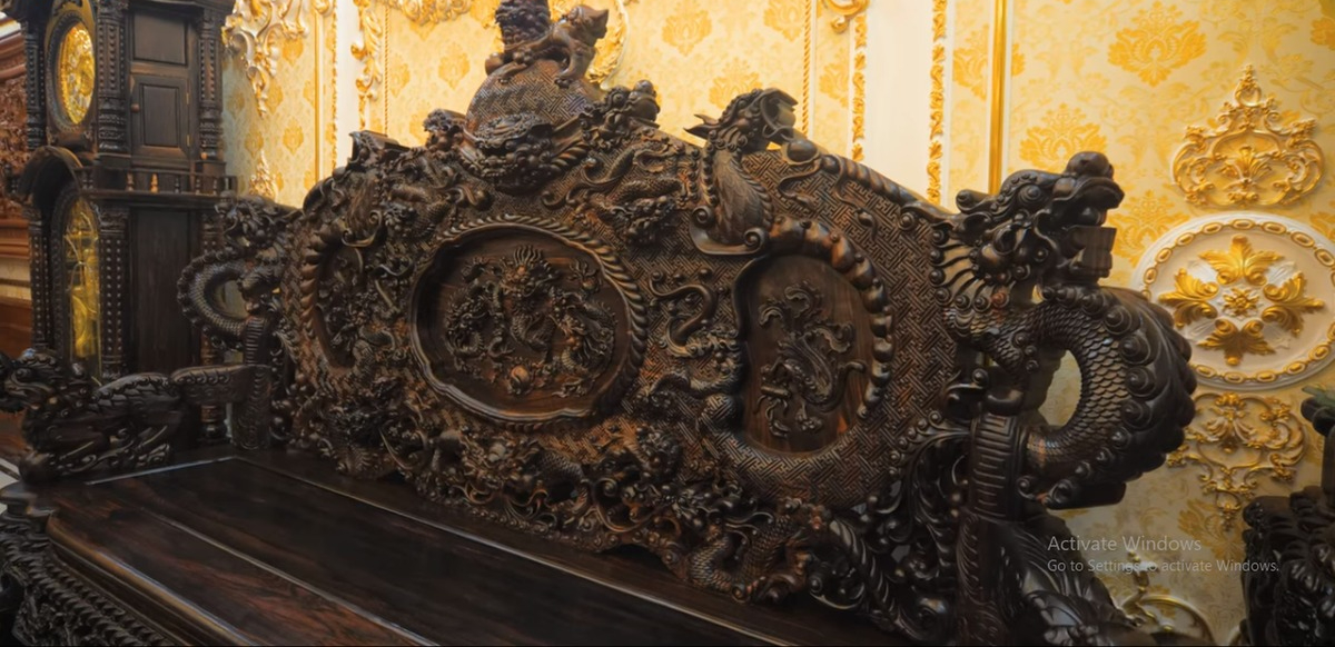 Biệt thự dát vàng nổi tiếng nhất Bắc Ninh, riêng bộ bàn ghế đã 1 tỷ đồng- Ảnh 7. Biệt thự dát vàng nổi tiếng nhất Bắc Ninh, riêng bộ bàn ghế đã 1 tỷ đồng- Ảnh 7.