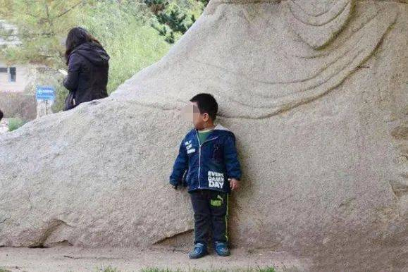 “Mẹ thua rồi, con ra đi