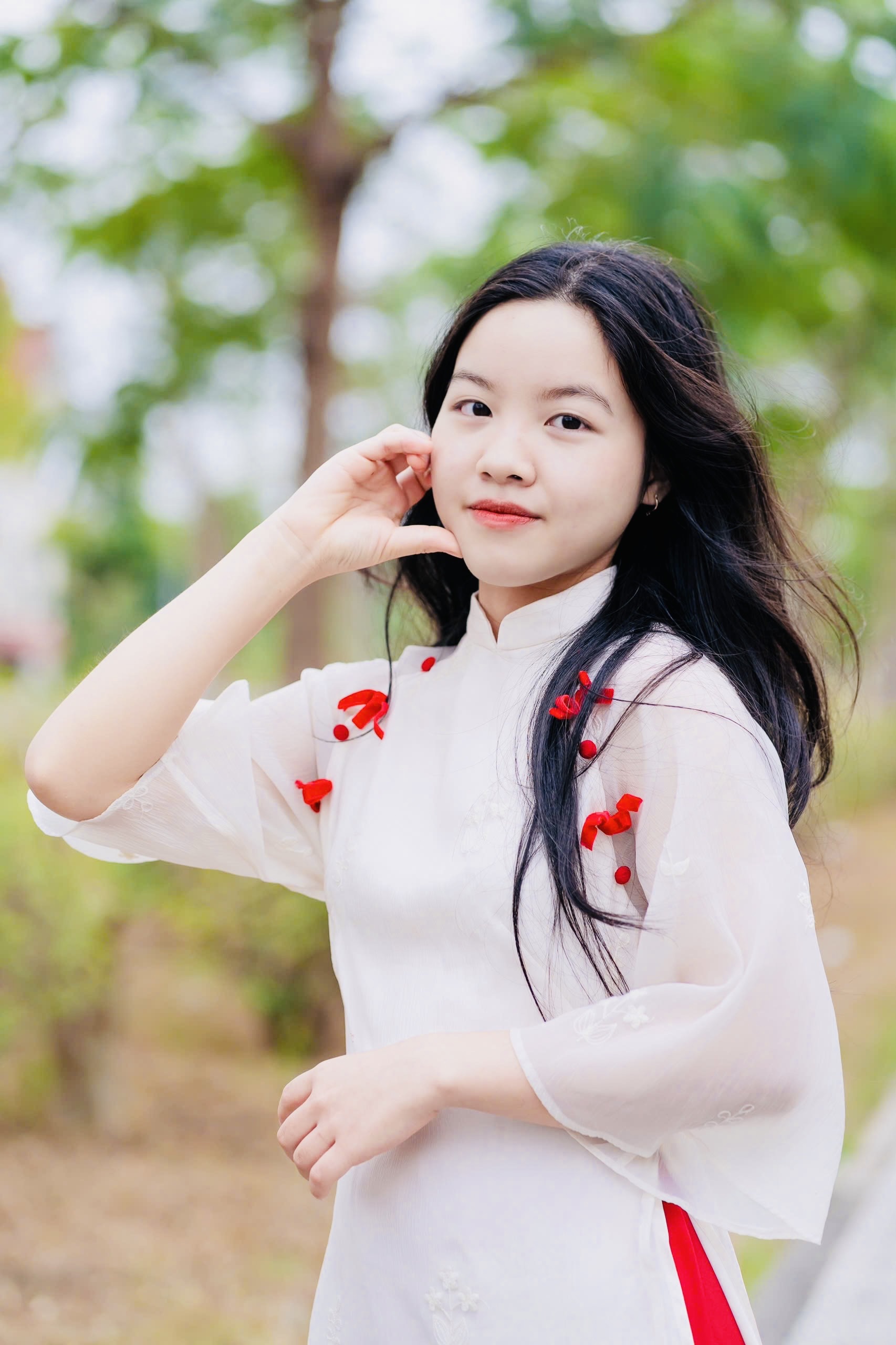 Không tốn tiền học thêm, nữ sinh ở Hà Nội thông thạo 3 thứ tiếng, giành học bổng du học rồi có quyết định bất ngờ! - Ảnh 1.