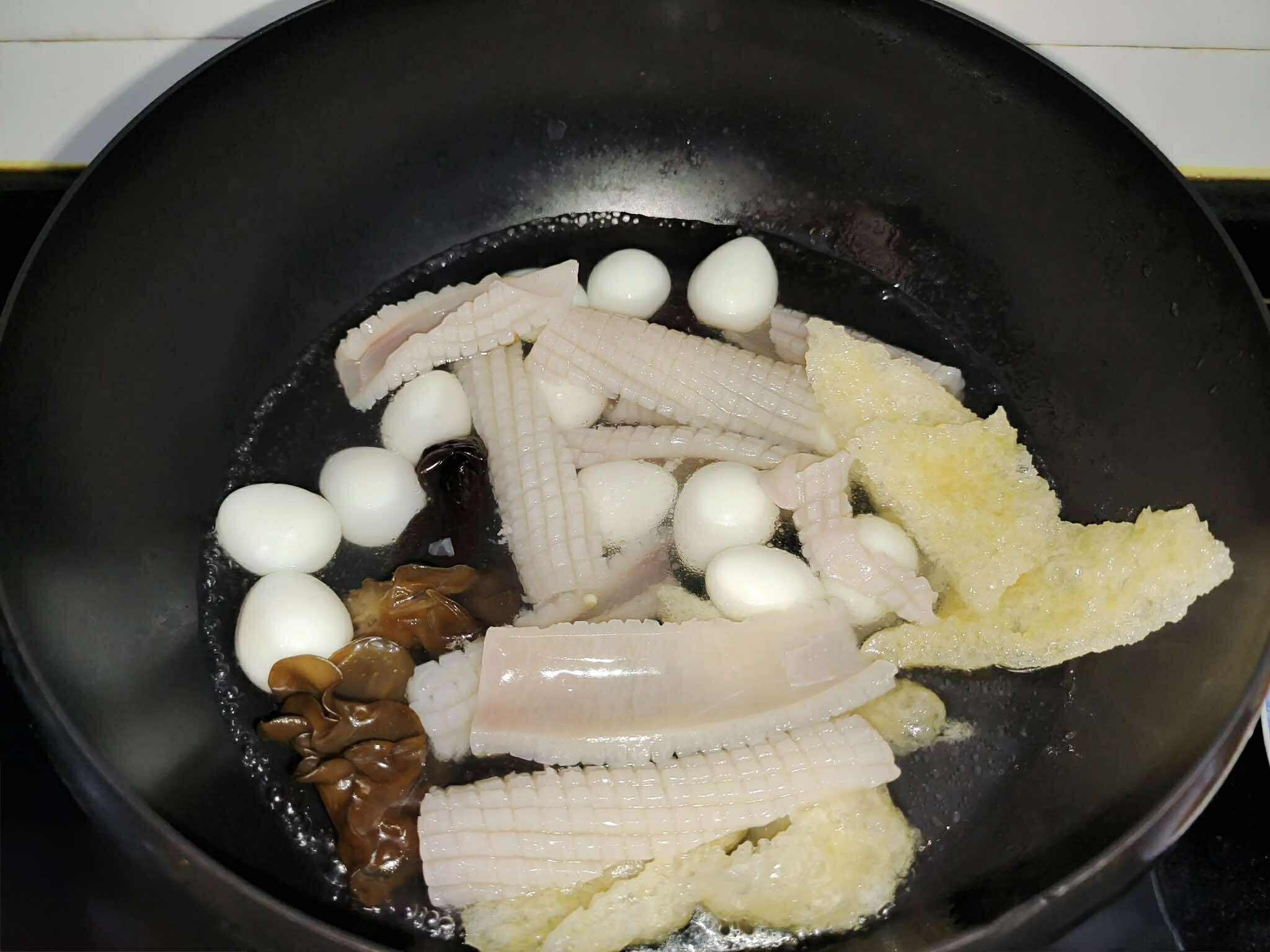 Tôi cực kỳ thích món canh này: Vừa ngon miệng lại dễ nấu, nước dùng tuyệt vị đến mức khiến bạn húp sạch đáy nồi - Ảnh 2.