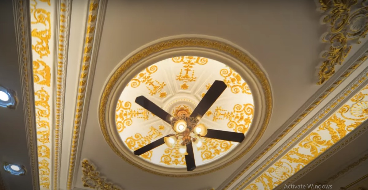 Biệt thự dát vàng nổi tiếng nhất Bắc Ninh, riêng bộ bàn ghế đã 1 tỷ đồng- Ảnh 10. Biệt thự dát vàng nổi tiếng nhất Bắc Ninh, riêng bộ bàn ghế đã 1 tỷ đồng- Ảnh 10.