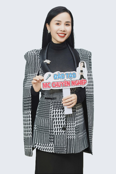 Từ người dẫn chuyện trên sân khấu đến người thắp lửa tự tin trong cuộc sống - Ảnh 5.