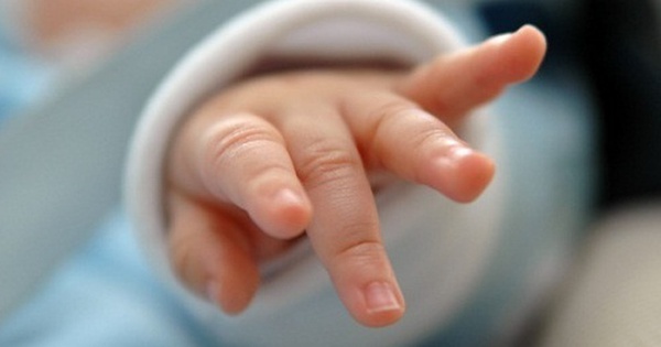 Bé trai sơ sinh tử vong tại bãi đất trống trong khu Ecolake - Ảnh 1.