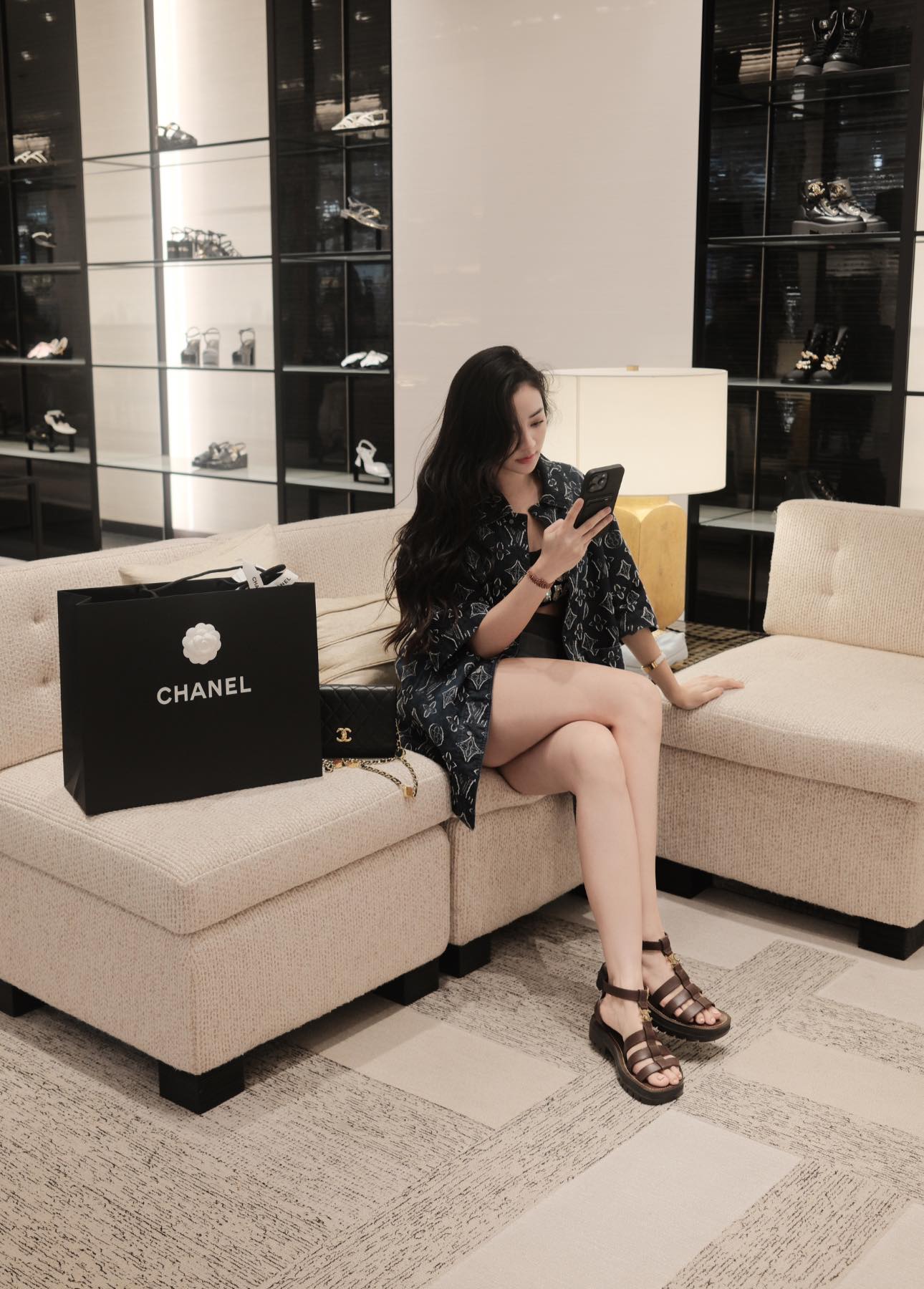 Danh tính cô gái vừa bước ra sân pickleball đã khiến tất cả trầm trồ: 