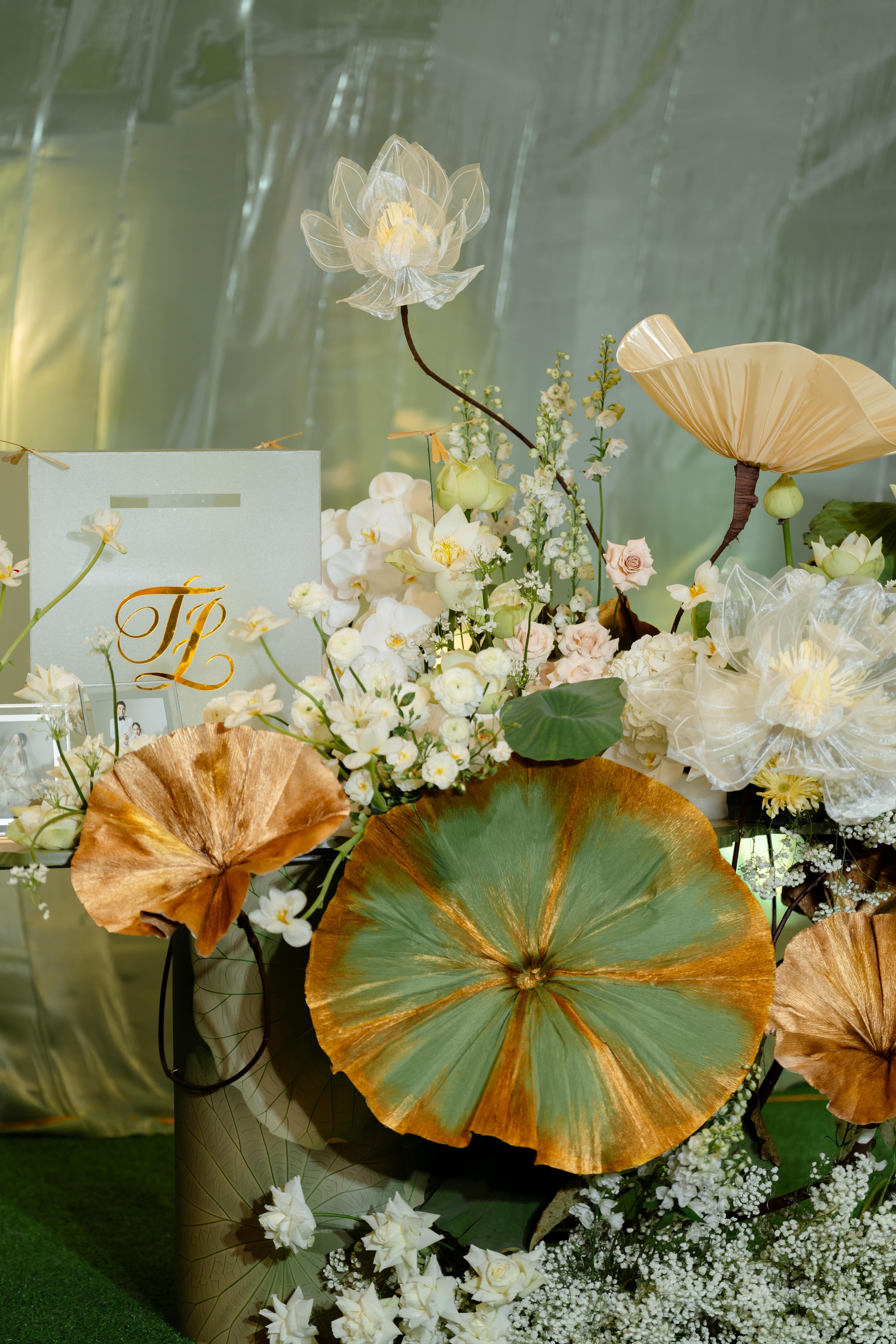 Đám cưới Hương Liên tại Hà Nội: Chú rể thiếu gia cuối cùng đã lộ rõ mặt, cặp đôi thực hiện nghi thức lạ!- Ảnh 12. Đám cưới Hương Liên tại Hà Nội: Chú rể thiếu gia cuối cùng đã lộ rõ mặt, cặp đôi thực hiện nghi thức lạ!- Ảnh 12.