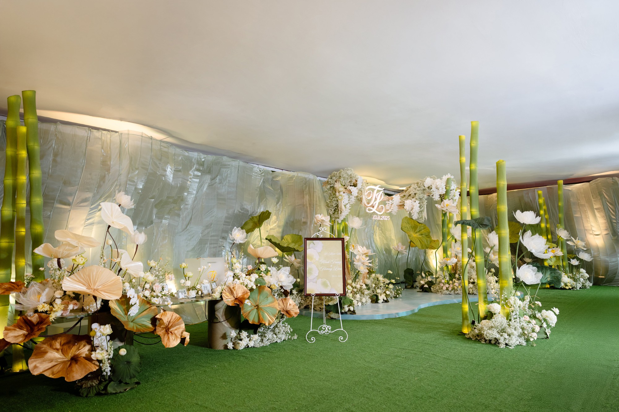 Đám cưới Hương Liên tại Hà Nội: Chú rể thiếu gia cuối cùng đã lộ rõ mặt, cặp đôi thực hiện nghi thức lạ!- Ảnh 14. Đám cưới Hương Liên tại Hà Nội: Chú rể thiếu gia cuối cùng đã lộ rõ mặt, cặp đôi thực hiện nghi thức lạ!- Ảnh 14.