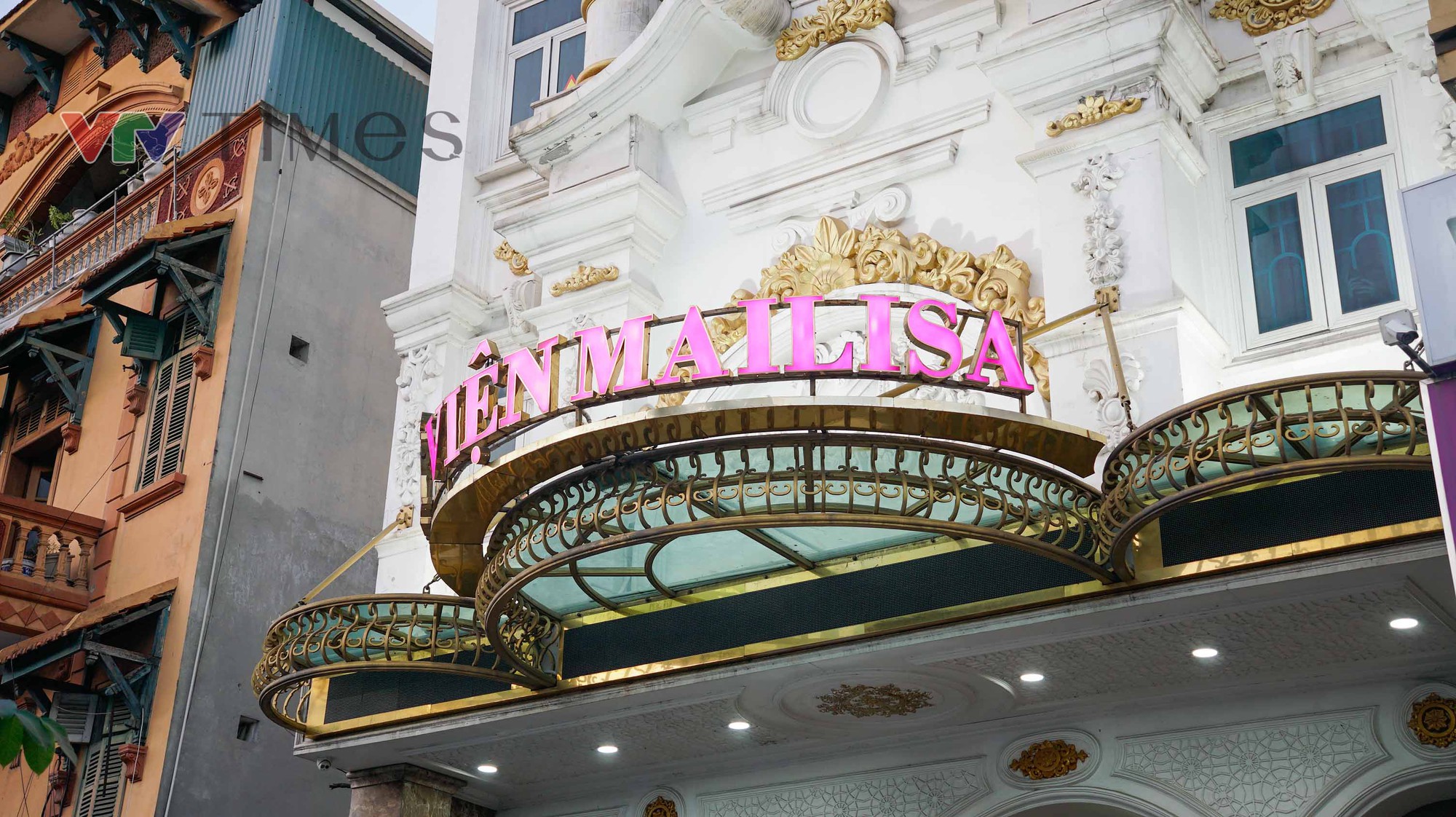 Hàng chục thùng hồ sơ, vật phẩm được chuyển khỏi Thẩm mỹ viện Mailisa Hà Nội - Ảnh 9.