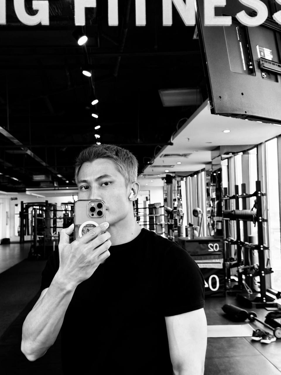 Nam diễn viên đen nhẻm, chỉ nặng 63kg giờ thành trai đẹp 6 múi- Ảnh 6.