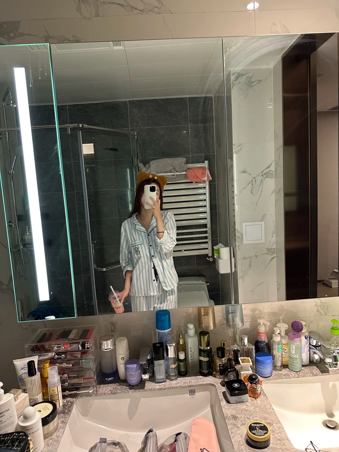 5 thói quen khiến da lên mụn liên miên, lão hóa nhanh chóng - Ảnh 2.