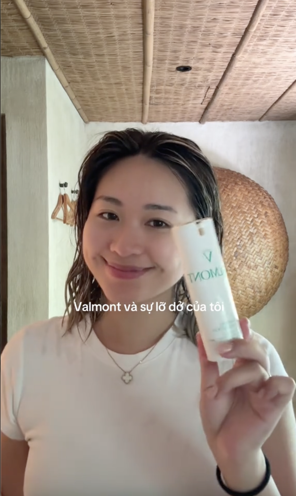 7 triệu một lọ kem chống nắng: Điều kì diệu gì khiến dân tình cứ bỏ tiền ra mua?- Ảnh 1.