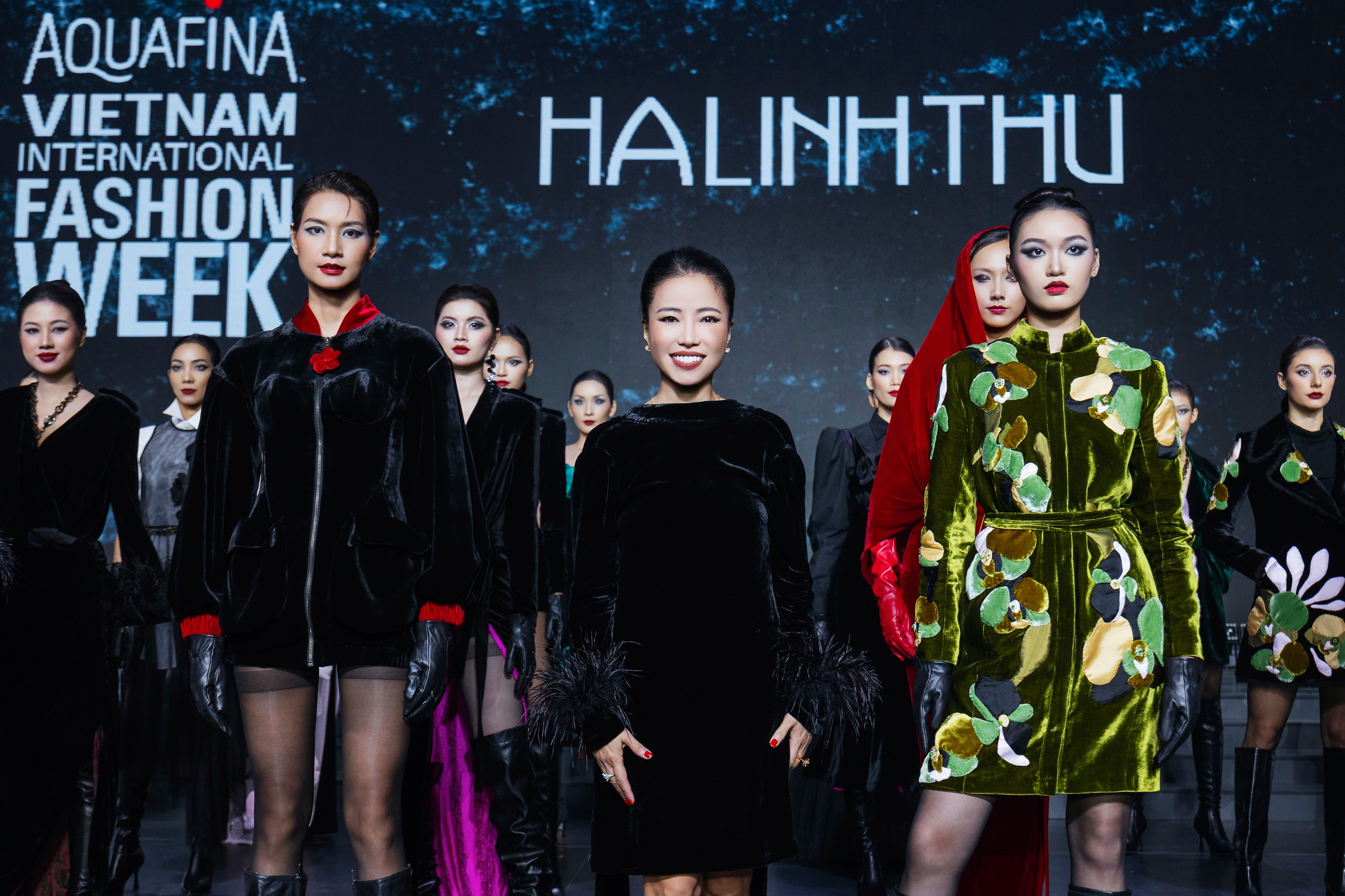 Trở về từ Paris Fashion Week, NTK Hà Linh Thư tiếp tục mang nhung lụa lên sàn catwalk Việt - Ảnh 9.