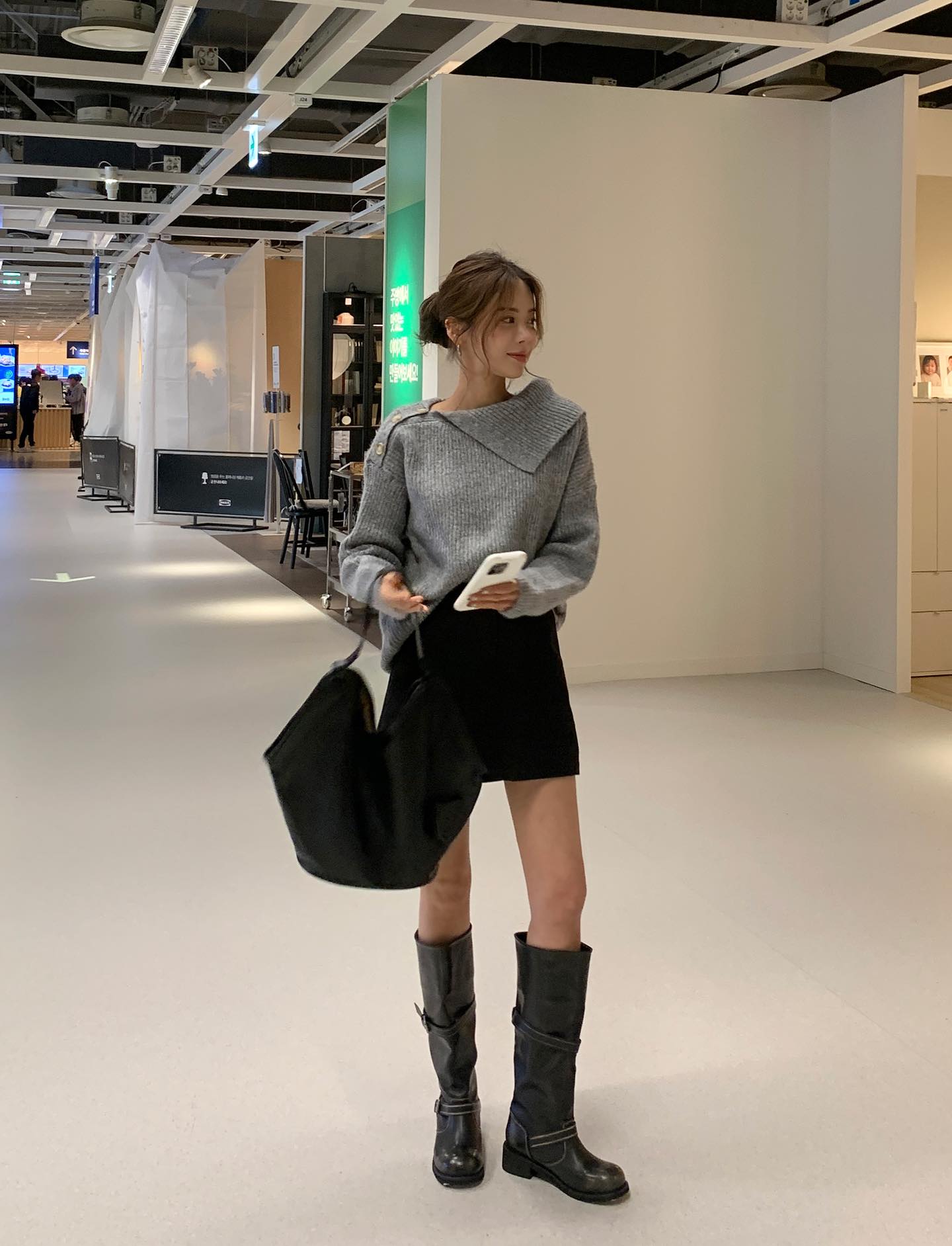 Mùa đông vẫn nên mặc chân váy ngắn vì có 10 cách diện đẹp long lanh - Ảnh 6.