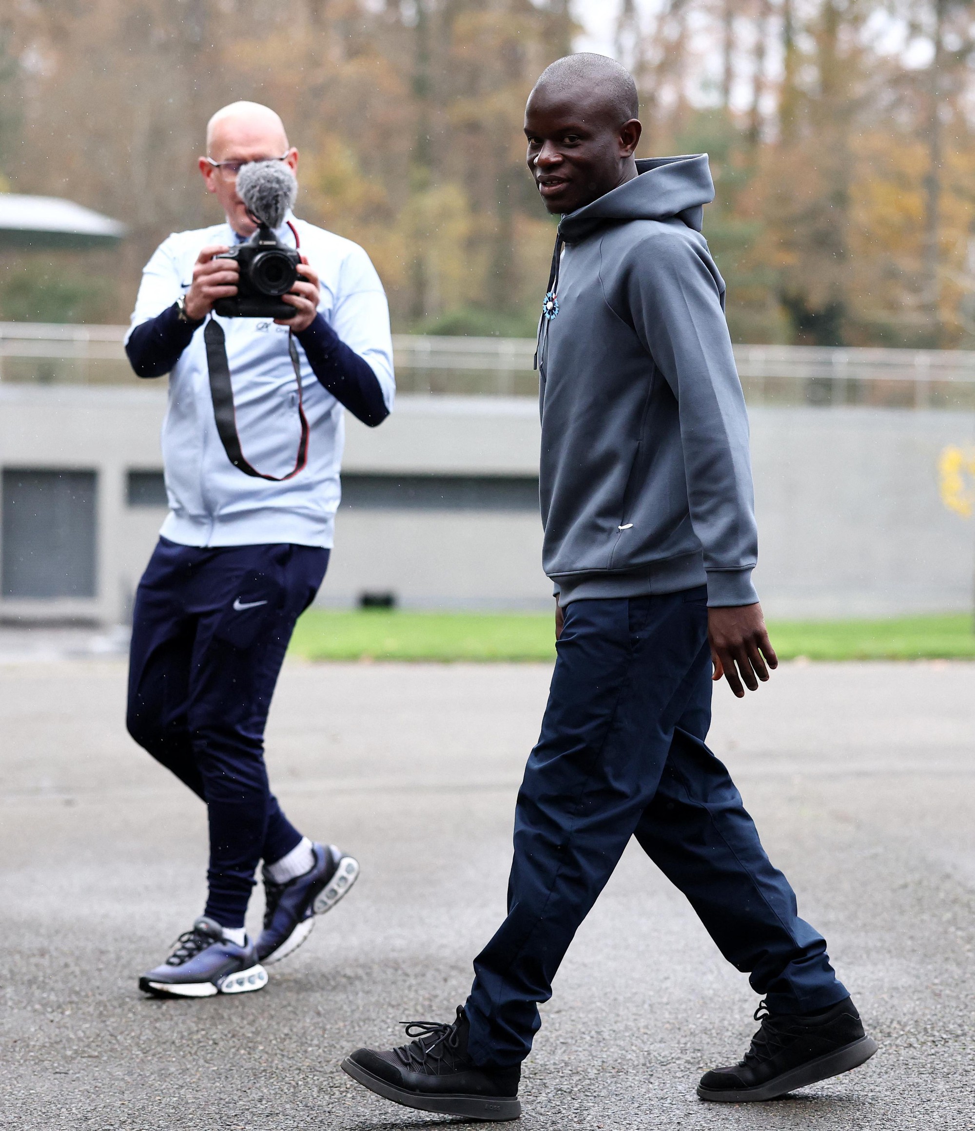 MXH bất ngờ về đội bóng mặc đẹp nhất thế giới: Biết cầu thủ giàu rồi nhưng trình chơi đồ hiệu quá 