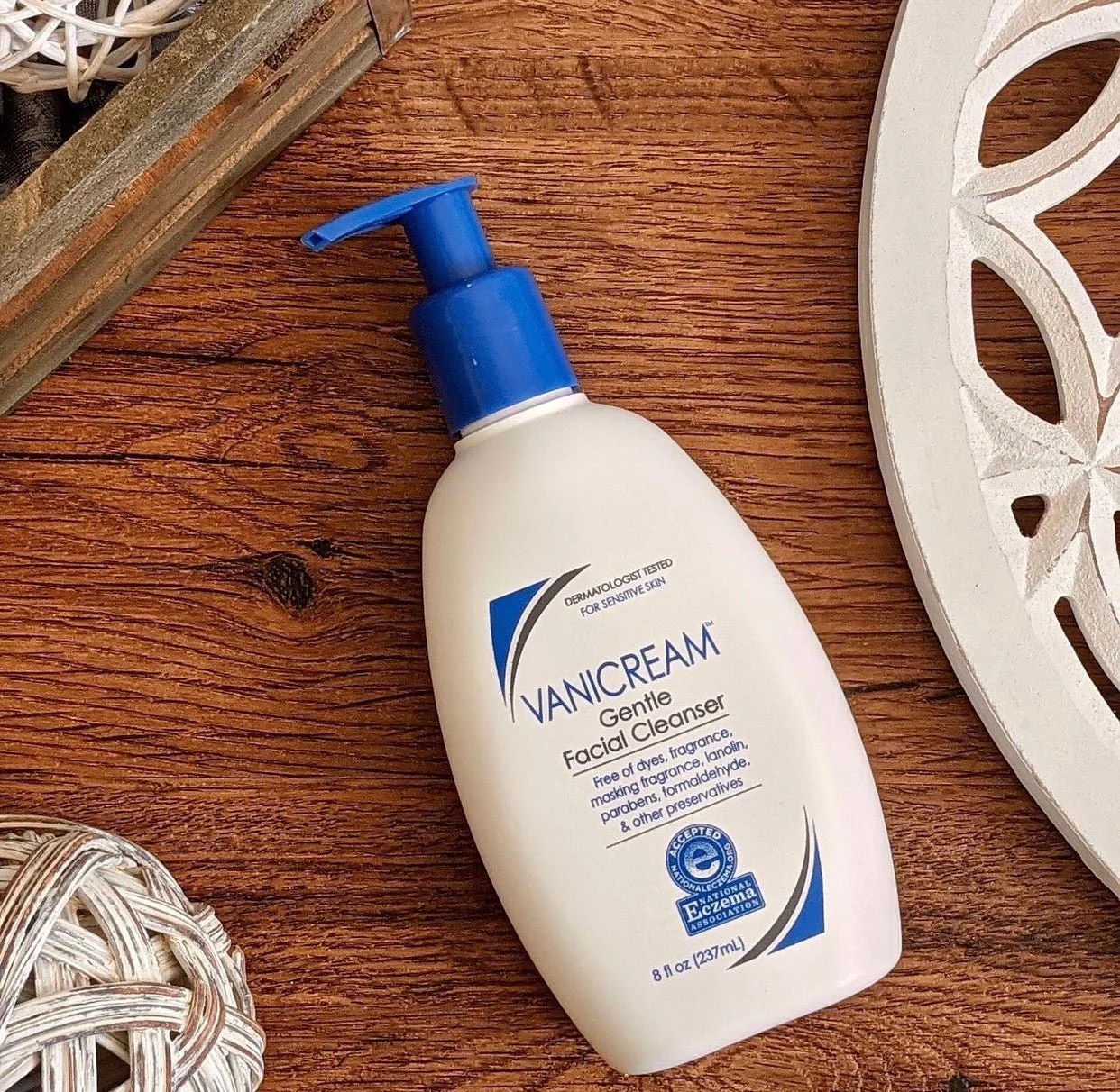 5 lọ sữa rửa mặt được yêu thích nhất hiện tại: Dùng là mê không lối thoát - Ảnh 1.