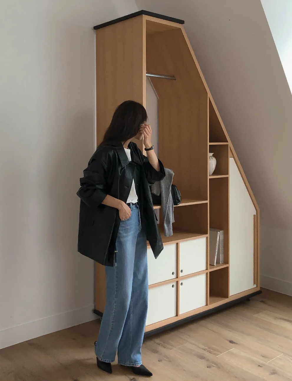 Quần jeans có nhiều kiểu nhưng đây là 3 mẫu tôn dáng nhất - Ảnh 2. Quần jeans có nhiều kiểu nhưng đây là 3 mẫu tôn dáng nhất - Ảnh 2.