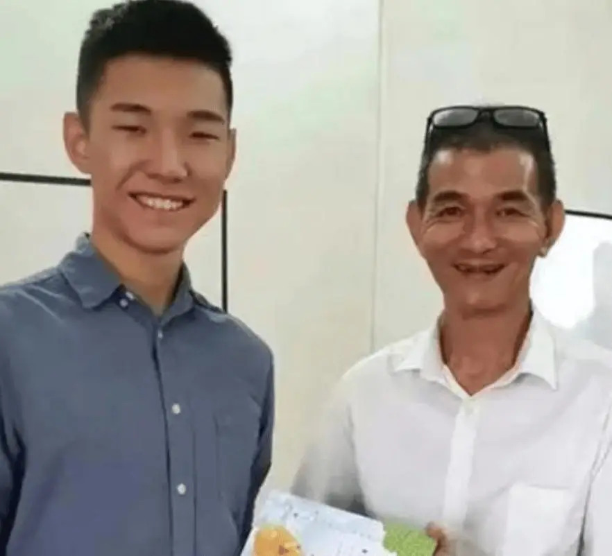 Chụp 200.000 bức ảnh của con trai trong 17 năm, người cha vô tình đẩy cuộc đời con vào 