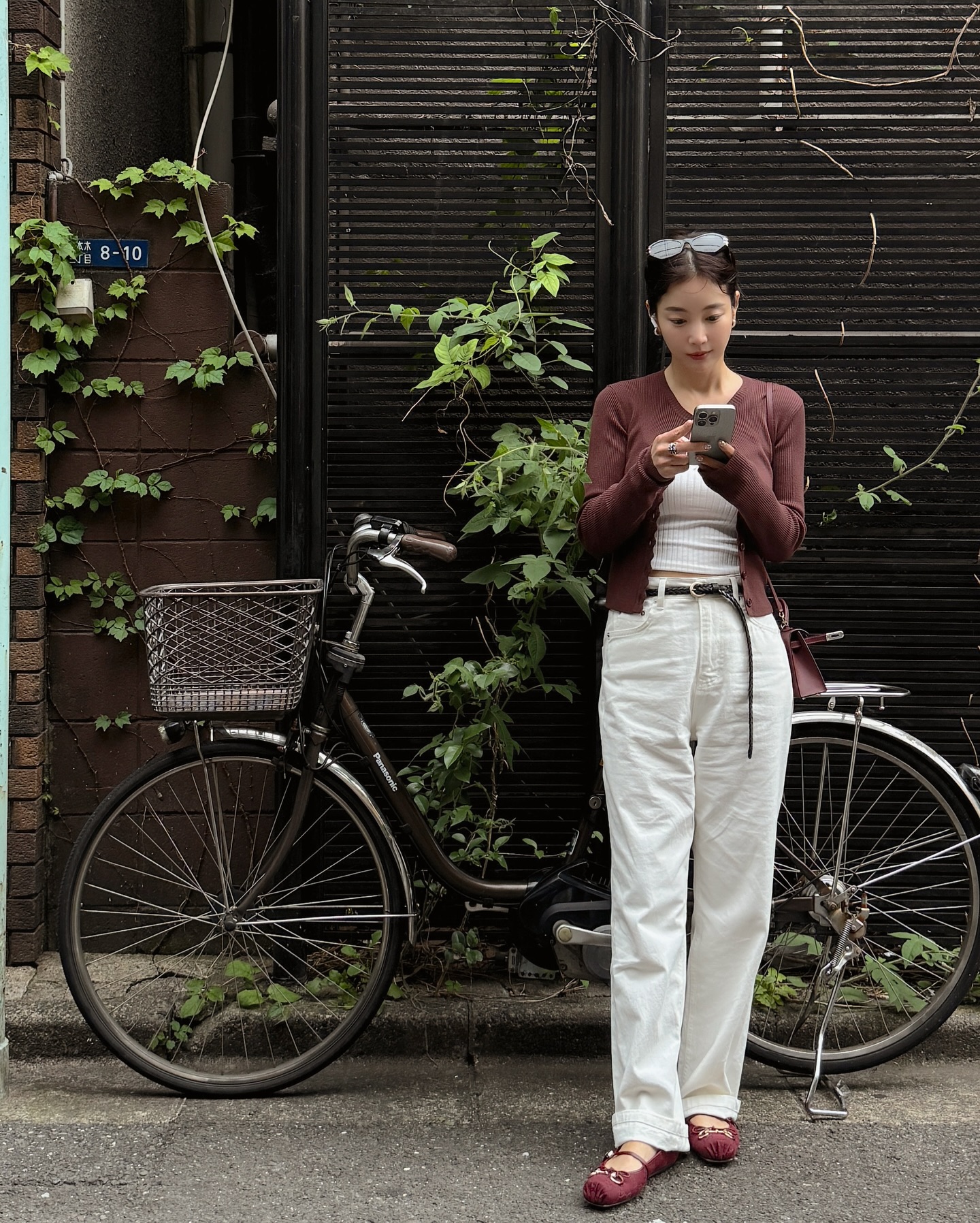 10 cách mặc quần ống rộng dành cho phụ nữ trên 40 tuổi, đẹp tới nỗi muốn diện suốt mùa đông - Ảnh 8.