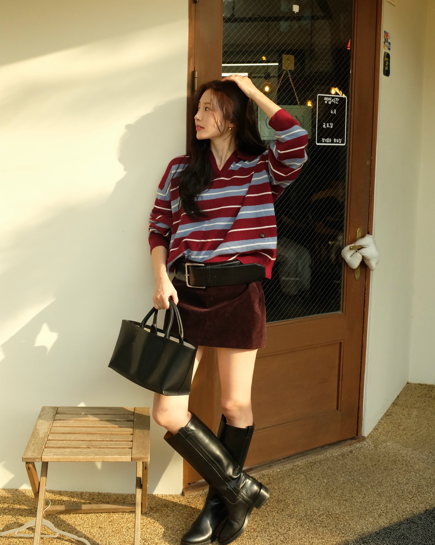 Mùa đông này màu đỏ vẫn rất hot: Gợi ý 10 cách phối đồ cực kỳ sang trọng, giúp bạn nổi bật giữa đám đông - Ảnh 4.