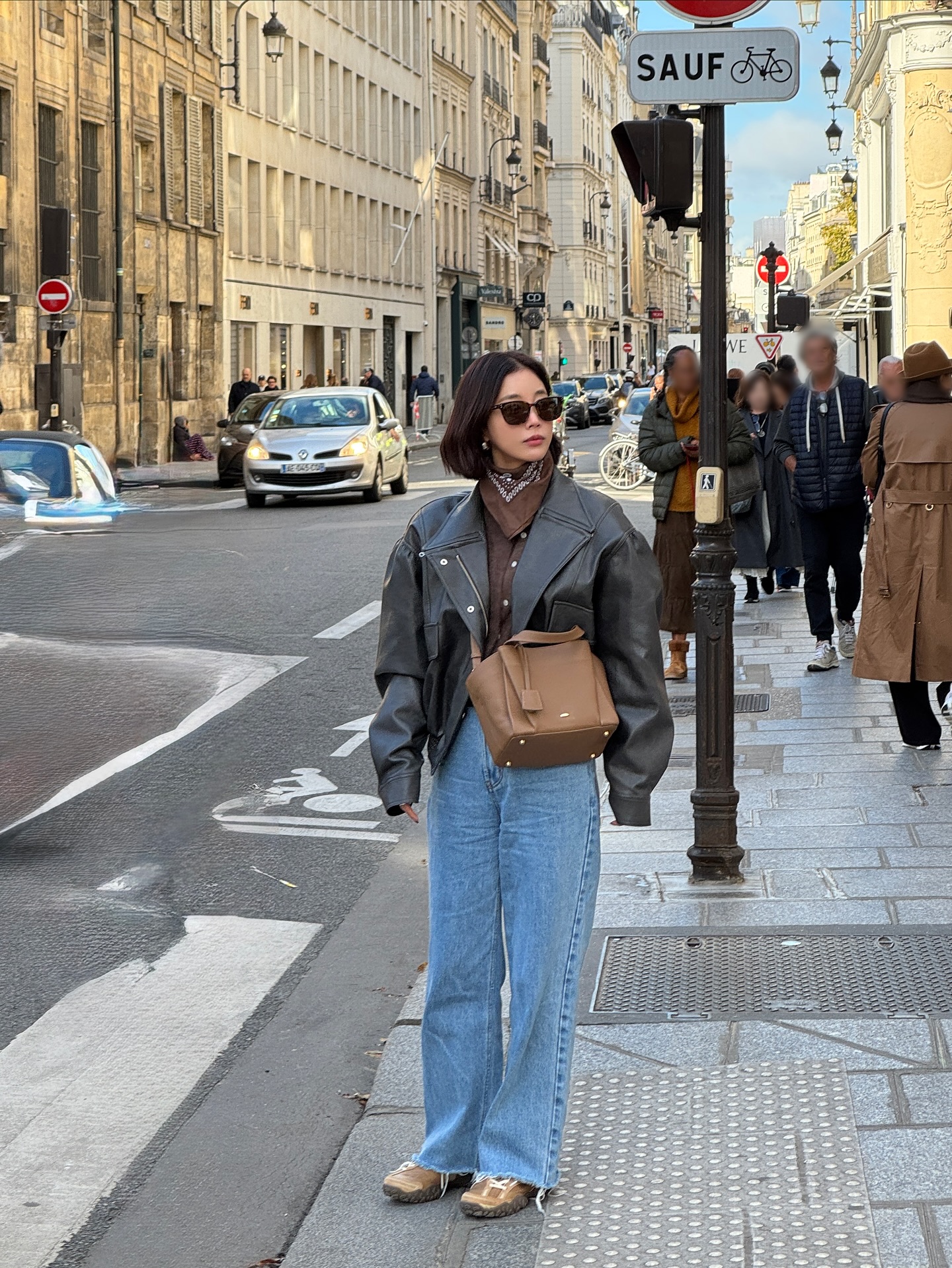 10 cách mặc quần ống rộng dành cho phụ nữ trên 40 tuổi, đẹp tới nỗi muốn diện suốt mùa đông - Ảnh 3.