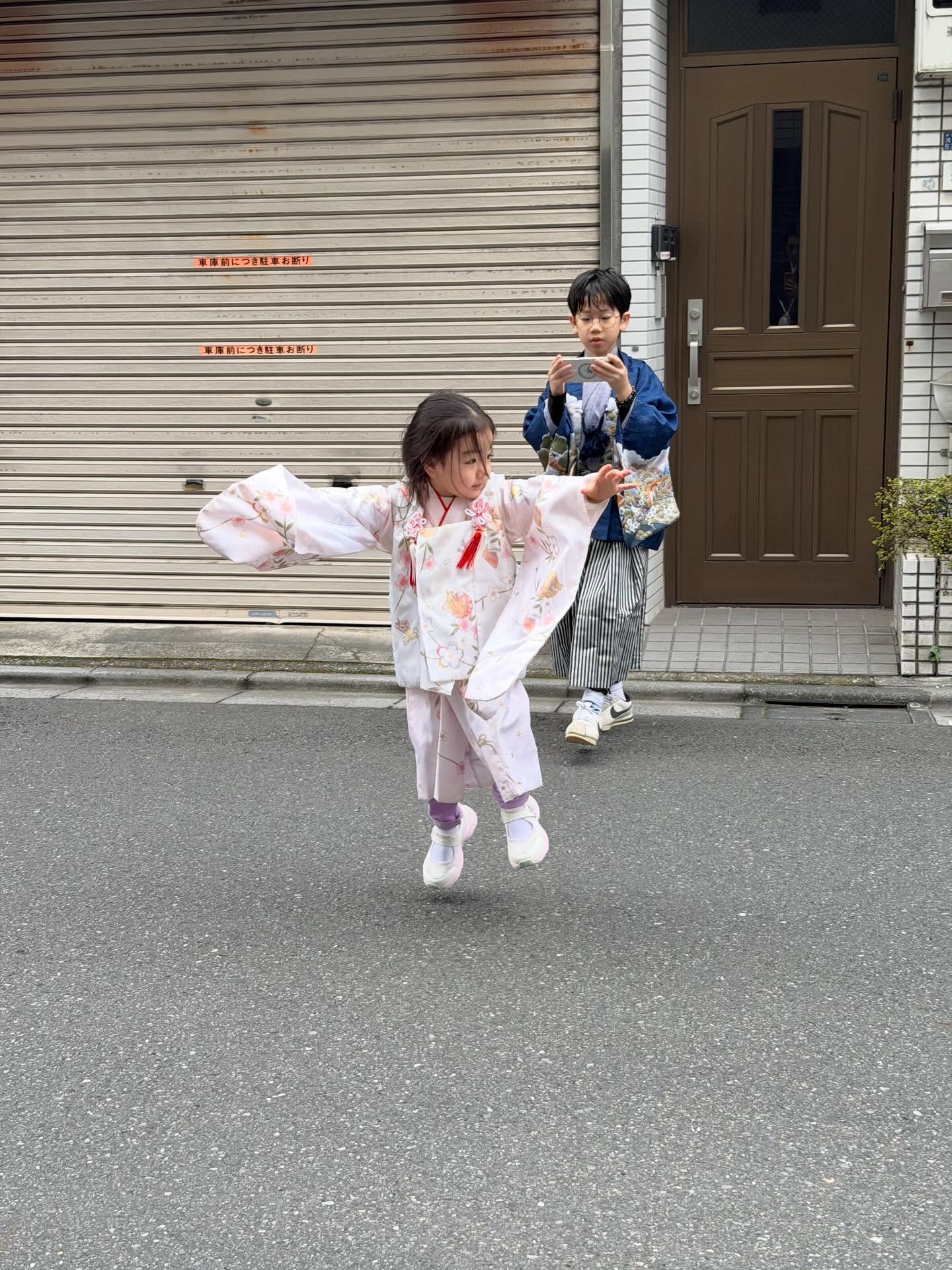 Đón tuổi lên 4, bé Bún được vi vu tận Nhật Bản, diện kimono nhẹ nhàng là thế vẫn Đón tuổi lên 4, bé Bún được vi vu tận Nhật Bản, diện kimono nhẹ nhàng là thế vẫn