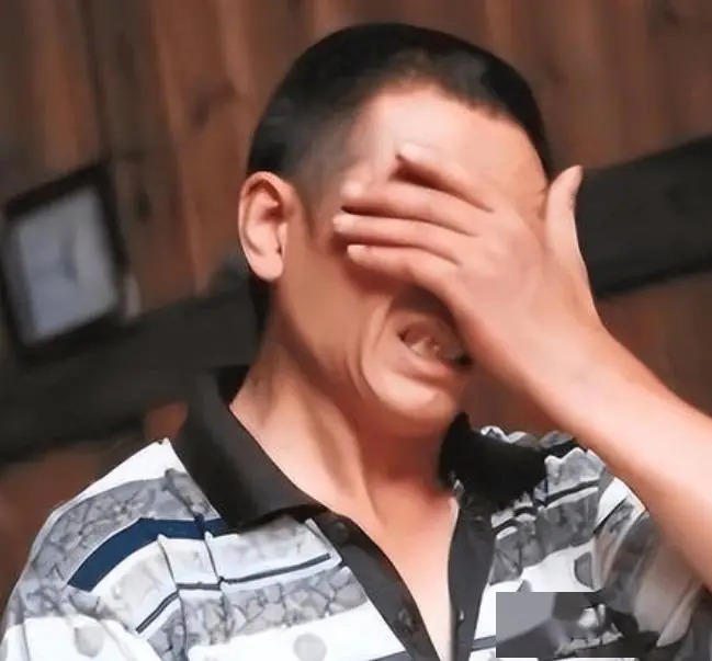 Chụp 200.000 bức ảnh của con trai trong 17 năm, người cha vô tình đẩy cuộc đời con vào 