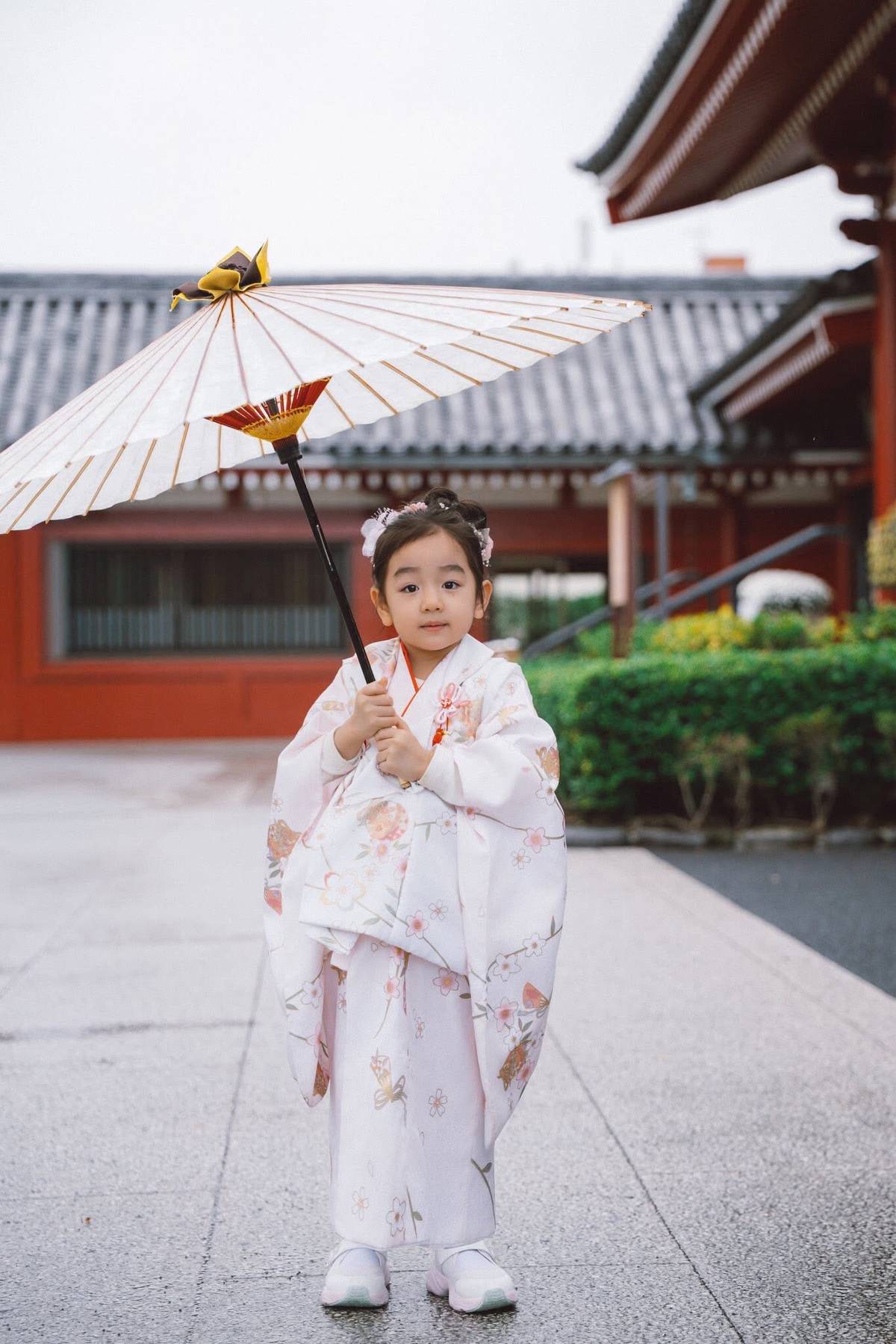 Đón tuổi lên 4, bé Bún được vi vu tận Nhật Bản, diện kimono nhẹ nhàng là thế vẫn Đón tuổi lên 4, bé Bún được vi vu tận Nhật Bản, diện kimono nhẹ nhàng là thế vẫn