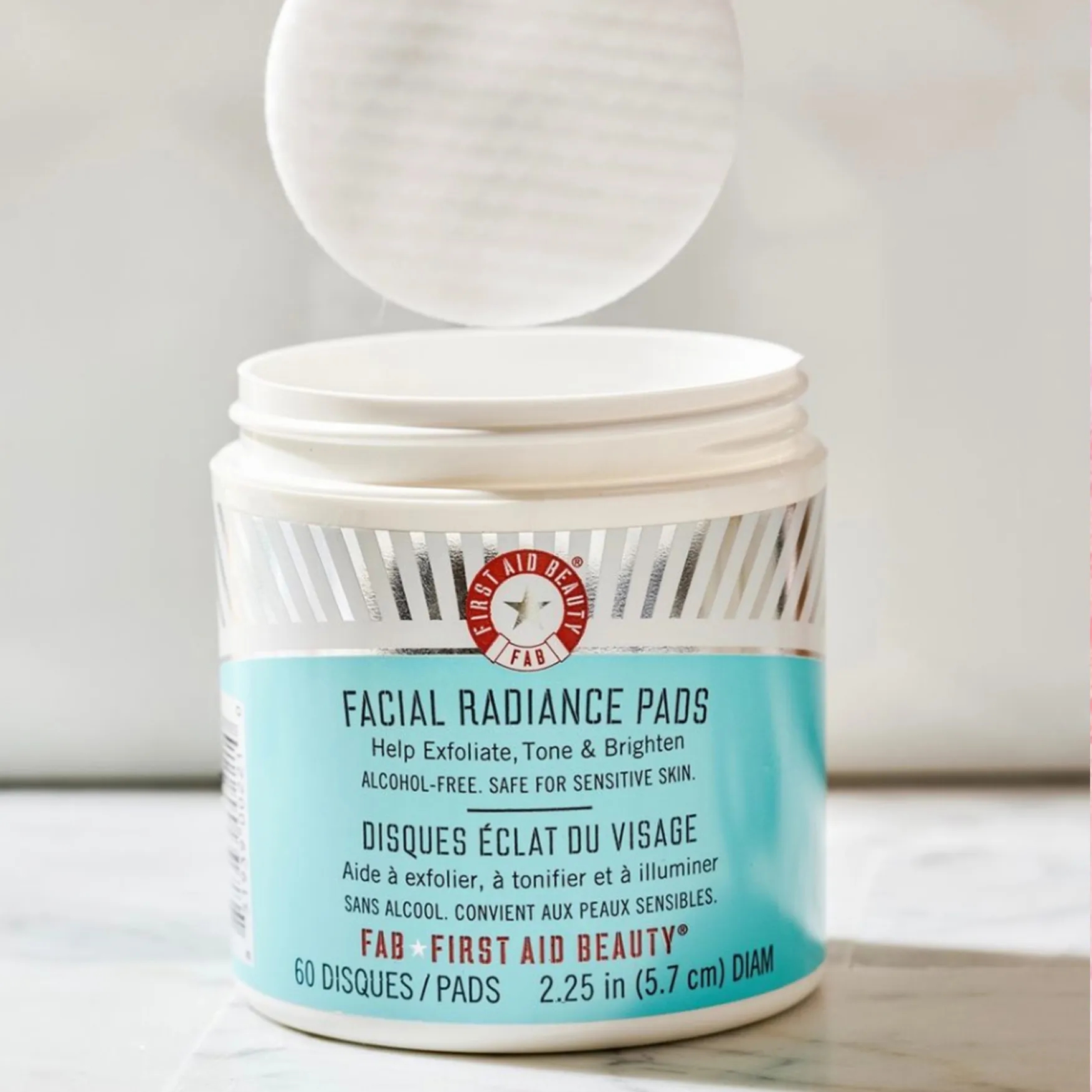 5 lọ tẩy tế bào chết hóa học giúp da mịn như da em bé- Ảnh 2.