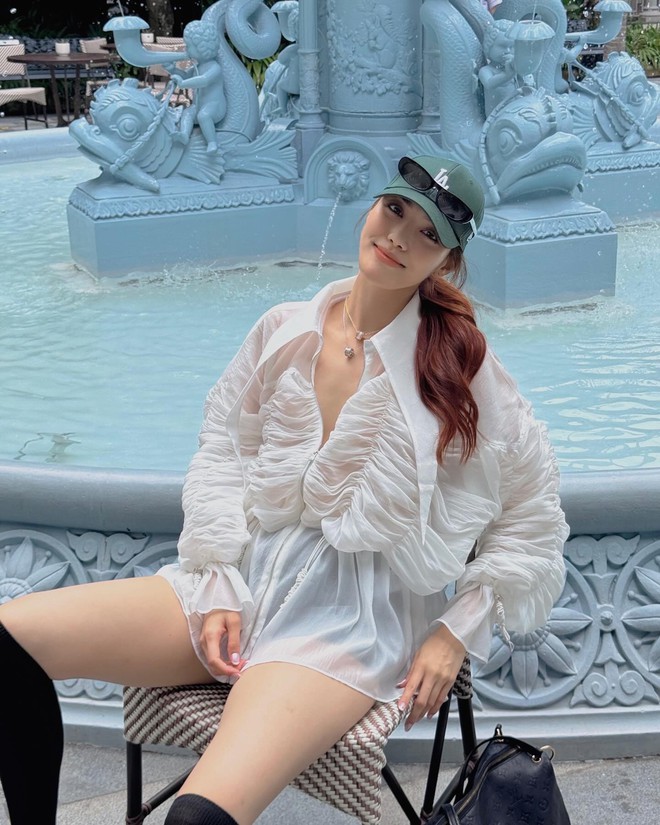 Thót tim với áo hở bạo của dâu hào môn Lan Khuê- Ảnh 9.