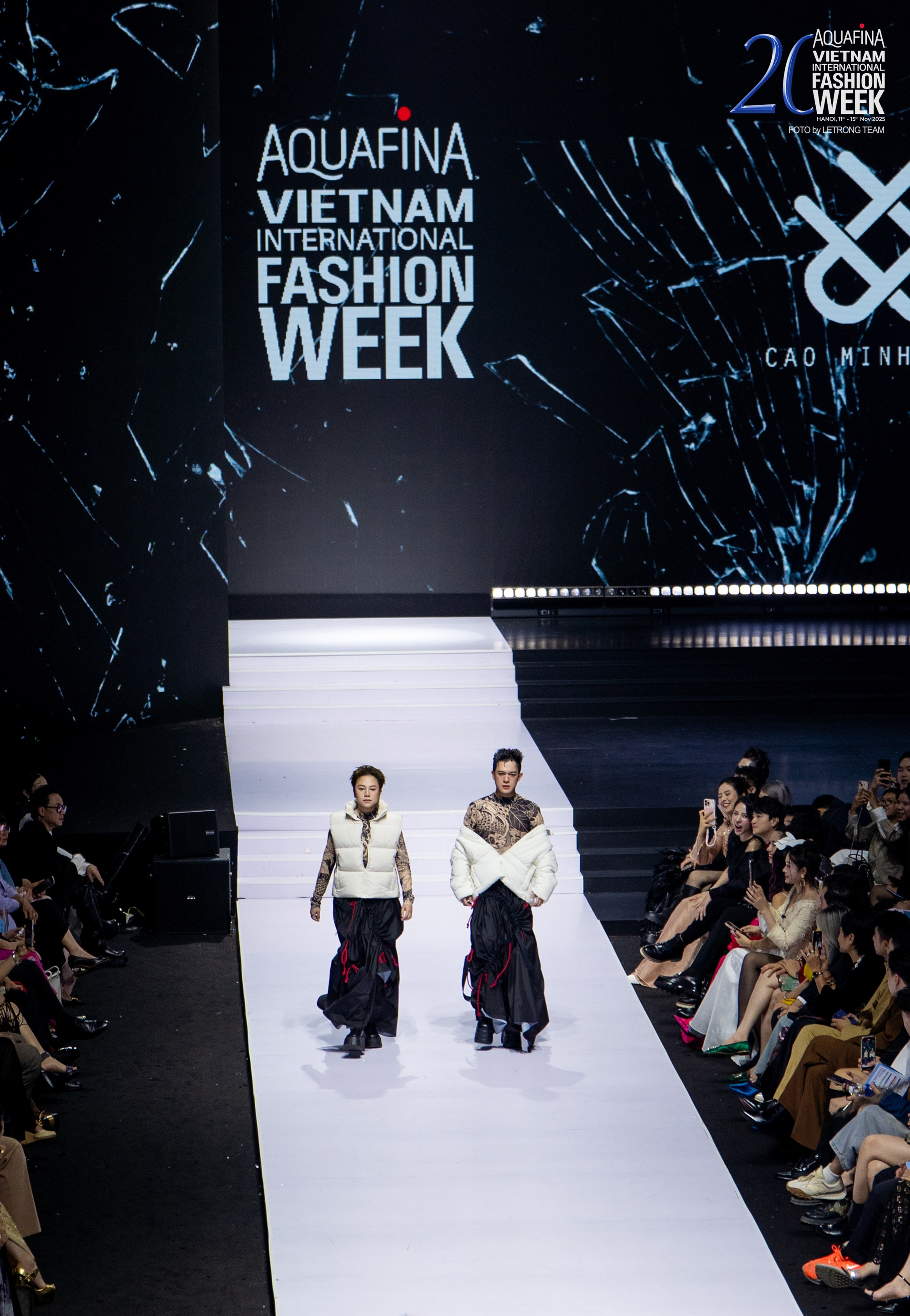 GUNO Việt Nam khiến sàn diễn Aquafina Vietnam International Fashion Week 2025 bùng nổ- Ảnh 1. GUNO Việt Nam khiến sàn diễn Aquafina Vietnam International Fashion Week 2025 bùng nổ- Ảnh 1.