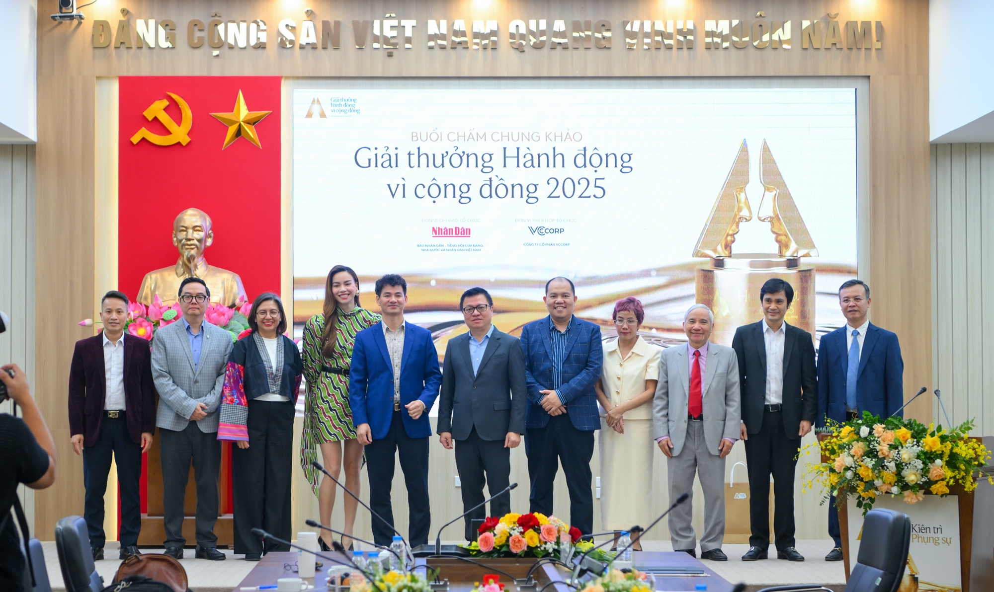 Hồ Ngọc Hà thu hút mọi ánh nhìn tại Vòng Chung kết Giải Hành động vì Cộng đồng - Human Act Prize 2025 - Ảnh 4. Hồ Ngọc Hà thu hút mọi ánh nhìn tại Vòng Chung kết Giải Hành động vì Cộng đồng - Human Act Prize 2025 - Ảnh 4.