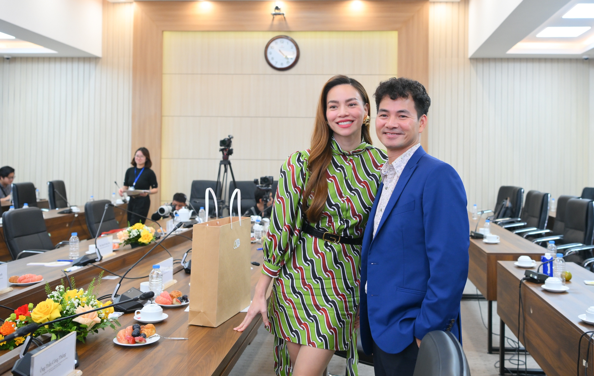 Hồ Ngọc Hà thu hút mọi ánh nhìn tại Vòng Chung kết Giải Hành động vì Cộng đồng - Human Act Prize 2025 - Ảnh 8. Hồ Ngọc Hà thu hút mọi ánh nhìn tại Vòng Chung kết Giải Hành động vì Cộng đồng - Human Act Prize 2025 - Ảnh 8.