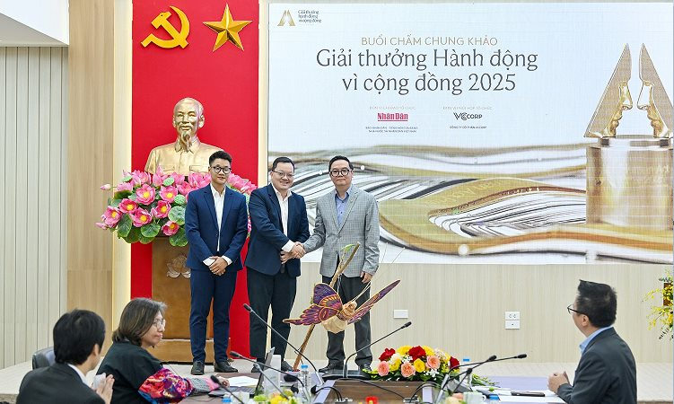 Giám khảo Human Act Prize trở thành 