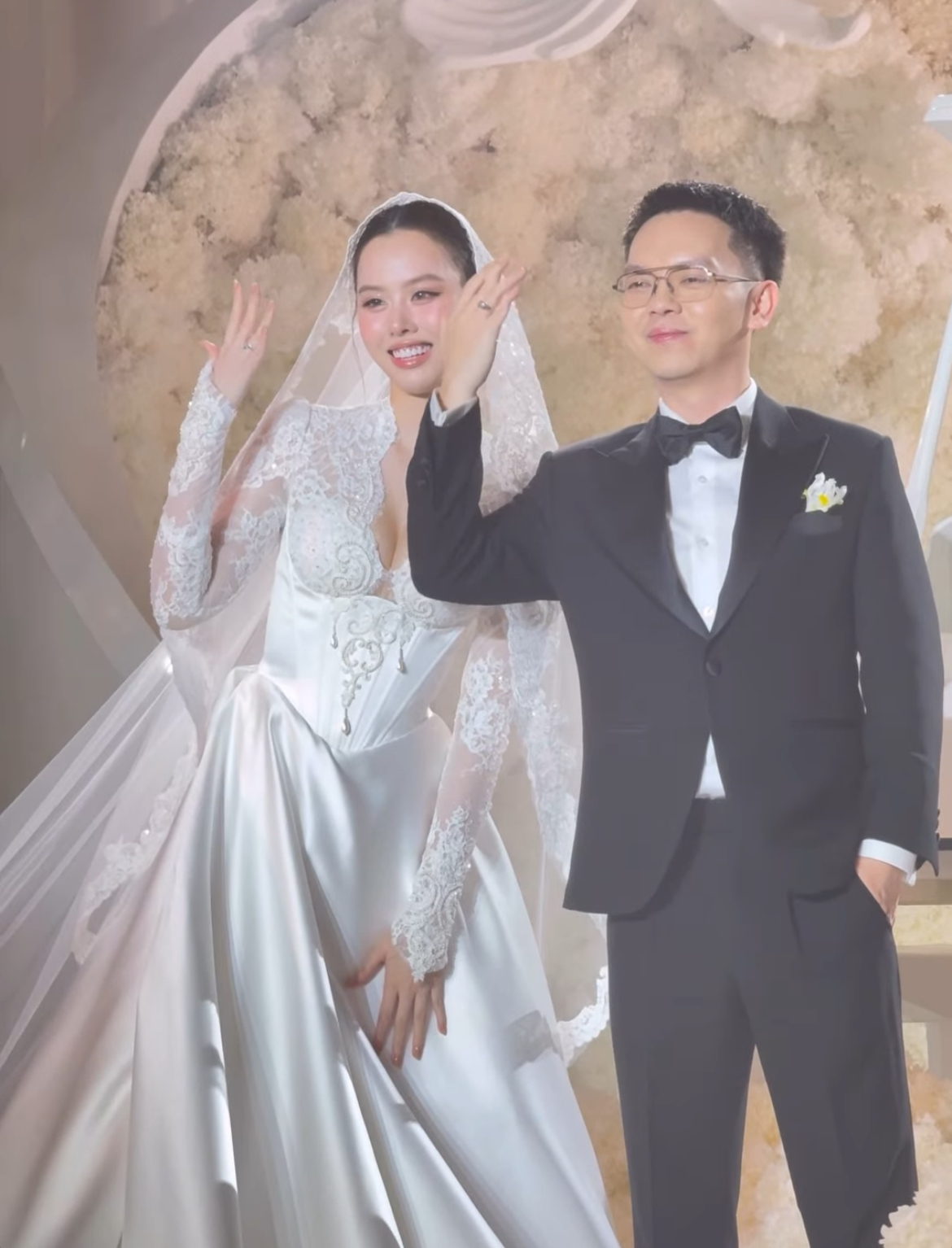 Đám cưới Á hậu Tâm Như và chồng doanh nhân: Cô dâu khóc nức nở, Khánh Vân, Ngọc Châu và dàn sao Việt đổ bộ- Ảnh 2. Đám cưới Á hậu Tâm Như và chồng doanh nhân: Cô dâu khóc nức nở, Khánh Vân, Ngọc Châu và dàn sao Việt đổ bộ- Ảnh 2.