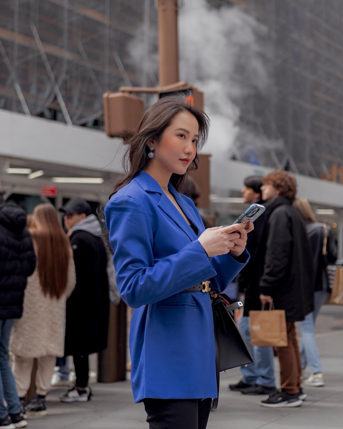 Dâu hào môn Primmy Trương sang chảnh từ hè sang đông, diện toàn màu sắc tươi trẻ đẹp mê - Ảnh 8.