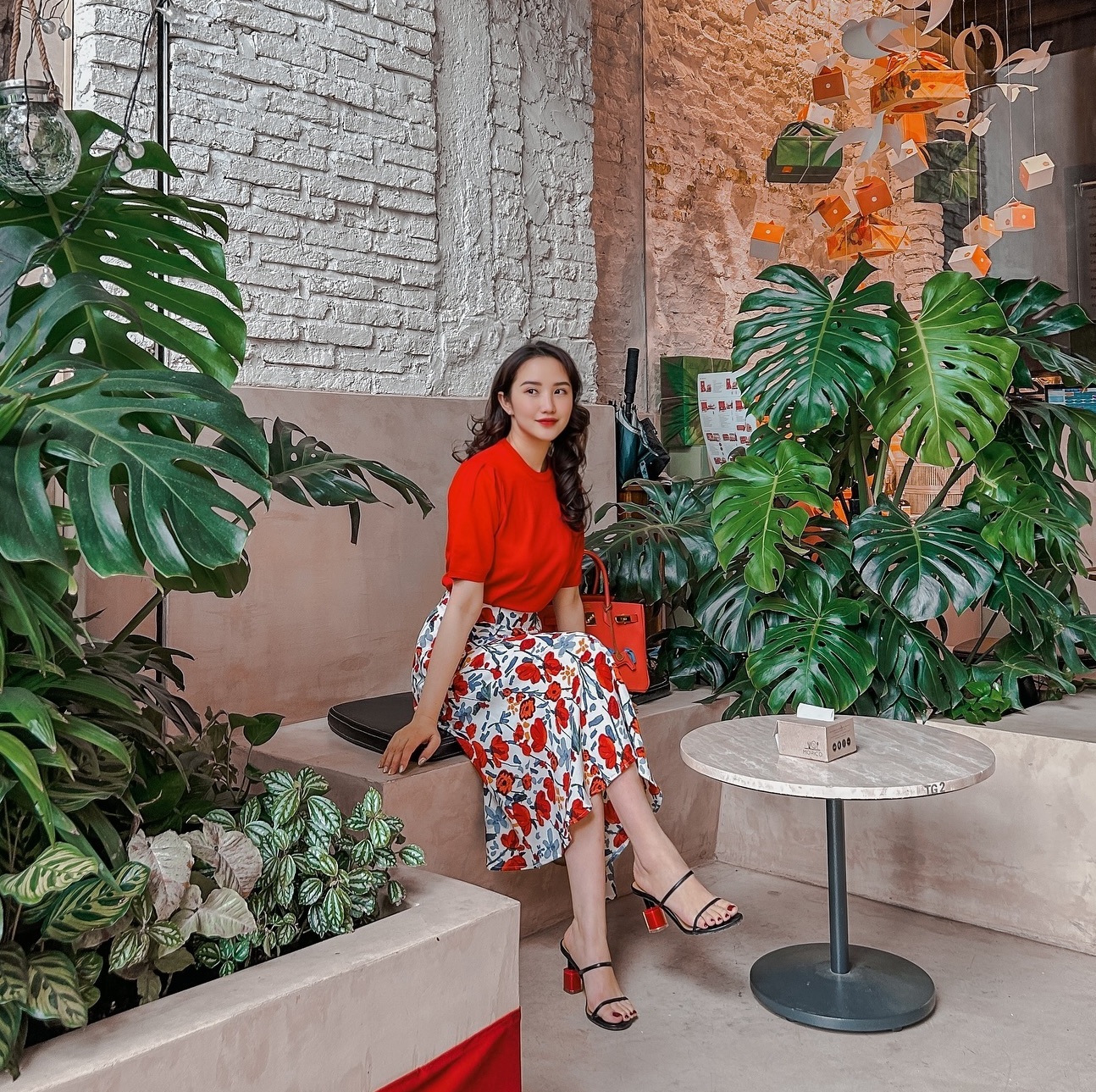 Dâu hào môn Primmy Trương sang chảnh từ hè sang đông, diện toàn màu sắc tươi trẻ đẹp mê - Ảnh 4.