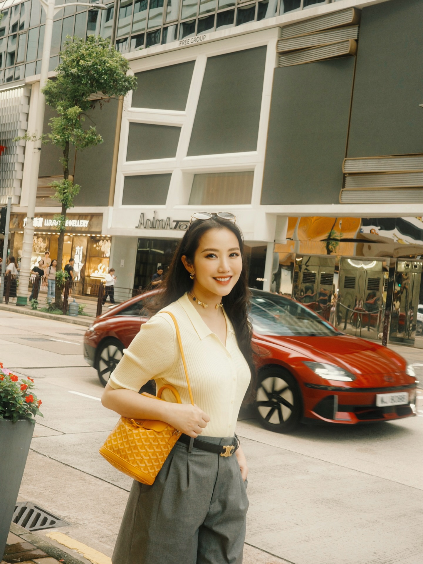 Dâu hào môn Primmy Trương sang chảnh từ hè sang đông, diện toàn màu sắc tươi trẻ đẹp mê - Ảnh 1.