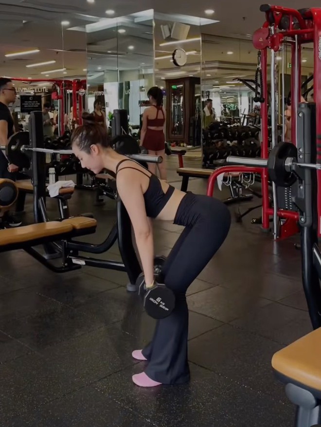 Huyền Lizzie cắt gắt một thứ để có vòng eo 56cm- Ảnh 8.