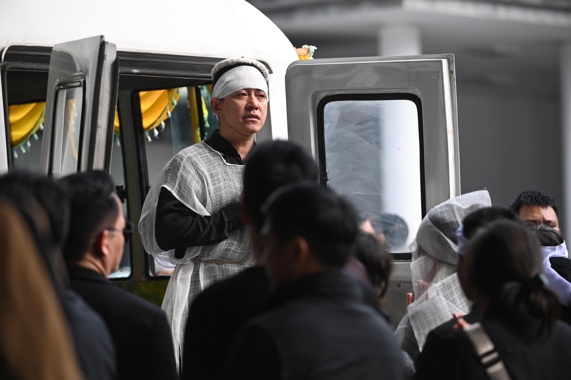 Bằng Kiều lại vướng tranh cãi, phải lập tức xoá bài về mẹ Tuấn Hưng - Ảnh 1. Bằng Kiều lại vướng tranh cãi, phải lập tức xoá bài về mẹ Tuấn Hưng - Ảnh 1.