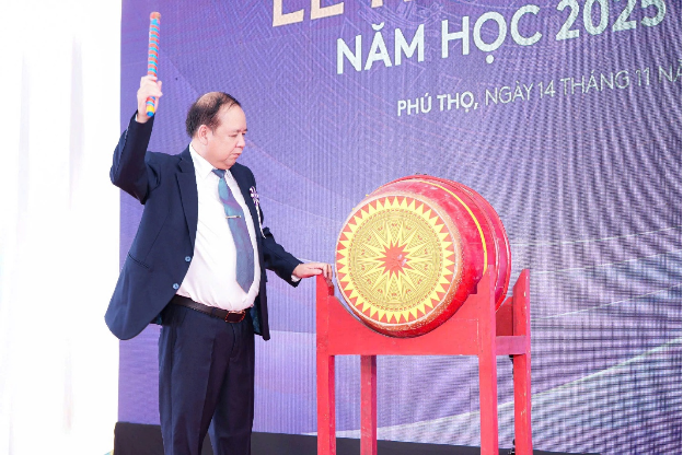 Trường Trung cấp Quốc tế Phoenix : Đào tạo chuyên biệt ngành thẩm mỹ - làm đẹp - Ảnh 2. Trường Trung cấp Quốc tế Phoenix : Đào tạo chuyên biệt ngành thẩm mỹ - làm đẹp - Ảnh 2.