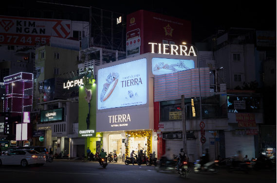 Tierra Diamond đổ bộ Ngã Sáu Phù Đổng: Bước tiến lớn của thương hiệu kim cương Việt - Ảnh 2. Tierra Diamond đổ bộ Ngã Sáu Phù Đổng: Bước tiến lớn của thương hiệu kim cương Việt - Ảnh 2.