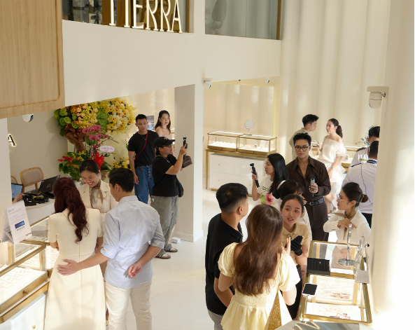 Tierra Diamond đổ bộ Ngã Sáu Phù Đổng: Bước tiến lớn của thương hiệu kim cương Việt - Ảnh 3. Tierra Diamond đổ bộ Ngã Sáu Phù Đổng: Bước tiến lớn của thương hiệu kim cương Việt - Ảnh 3.