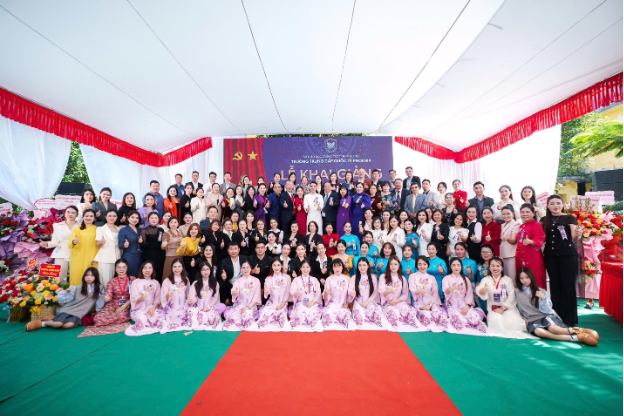 Trường Trung cấp Quốc tế Phoenix : Đào tạo chuyên biệt ngành thẩm mỹ - làm đẹp - Ảnh 5. Trường Trung cấp Quốc tế Phoenix : Đào tạo chuyên biệt ngành thẩm mỹ - làm đẹp - Ảnh 5.