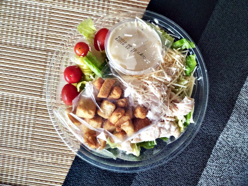 Người bán đồ ăn healthy chật vật: Xà lách tăng gấp đôi, rau thơm đắt hơn thịt khiến mỗi suất salad lỗ ngay khi còn chưa bán xong - Ảnh 2.